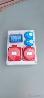 JIŠTĚNÝ STAVEBNÍ  ROZVADĚČ