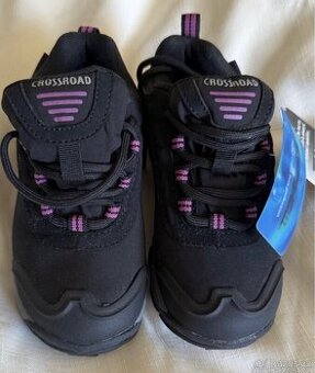 Nové dívčí boty vel.28 zn. CROSSROAD