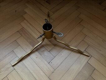 Železný stojan na vánoční stromeček