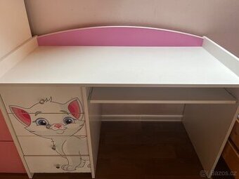 Dětský psací stůl