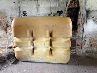 Nádrž na dešťovou vodu 2000 litrů