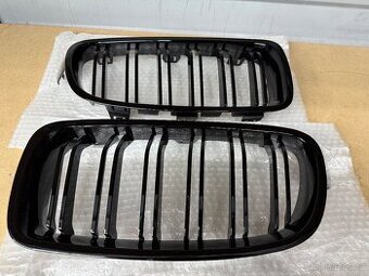 BMW F30/F31 ledviny/mřížky černý lesk