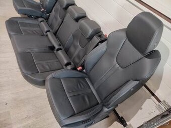 Škoda Octavia IV - kožený interiér / kožené sedadla