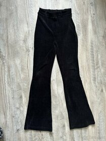Černe mansestrove zvonove kalhoty