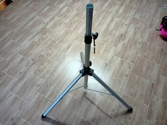 Stojan na repro/světla Adam Hall