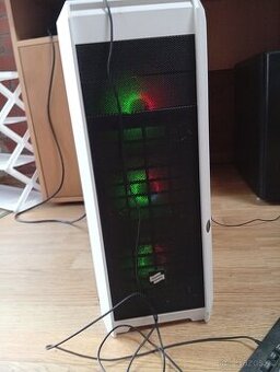Prodám herní PC spustíte všechny hry.