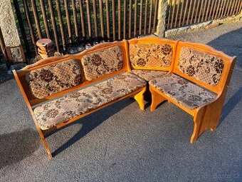 Lavice a lampa za odvoz