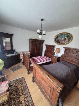 Prodám 200 let starou dubovou ložnici