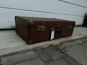 Starožitný hnědý kufr značky Kazeto