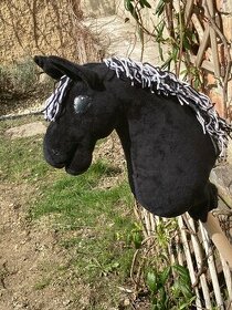 Černý hobby horse - 1