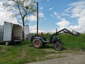 Závěs s paletizačními vidlemi za traktor nebo malotraktor