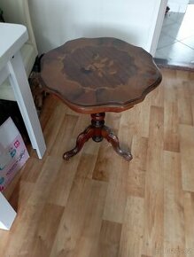 Starý stolek