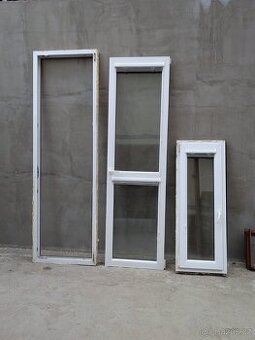PLASTOVE OKNO S DVEŘMI 2X STEJNA SESTAVA