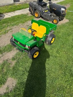 Elektricke autičko John Deere