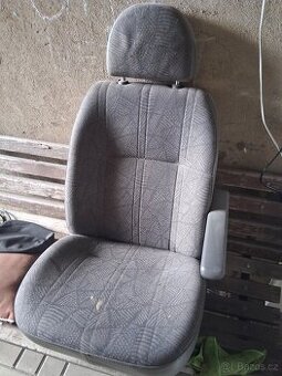 FORD TRANSIT SEDAČKA