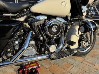 Harley Davidson FLHTC Electra Glide Classic Police