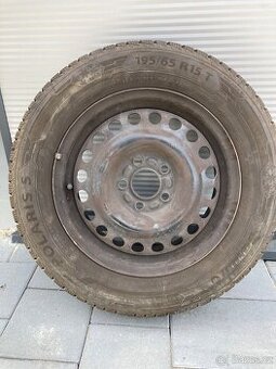 Prodám zimní kola BARUM 195/65 R15 - sada 4ks - 1
