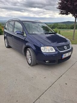 Vw Touran 2 Litr benzín 7 míst