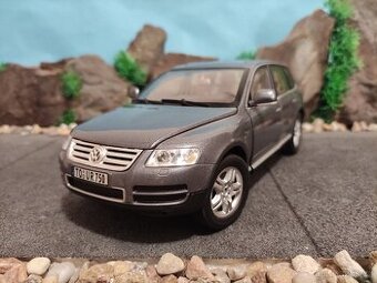 Prodám model 1:18 Volkswagen Touareg