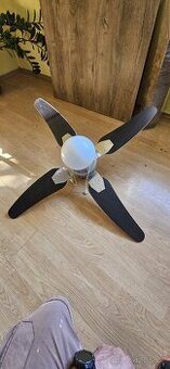 Lustr s ventilátorem