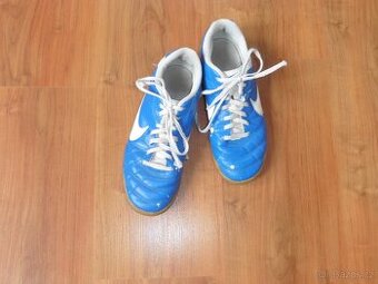 Modré sálové boty, boty do tělocvičny Nike vel. 36,5