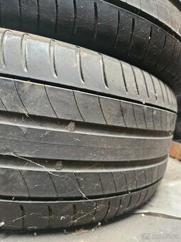 235/50R17 96W Michelin Primacy 3
