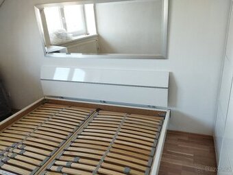 Manželskou postel 180x200cm bílý lesk