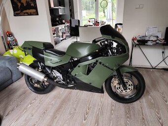 Kawasaki ZXR 750, Suzuki GSX-R 1100,Honda CBR