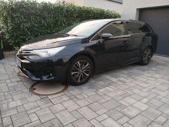 Toyota Avensis T27 kombi 105KW 2,0 D4D Diesel motor BMW