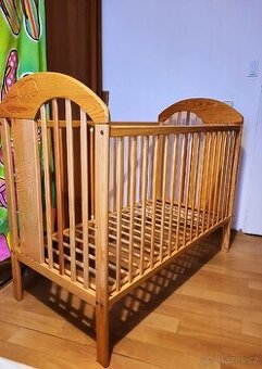 Dětská dřevěná postýlka (masiv) s polohovacím roštem