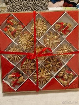 Velká nová sada slaměných ozdob na stromeček