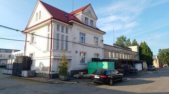 Prodej skladového prostoru 1.751m2 s vilou pro ubytování v H - 1