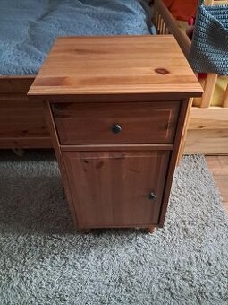 Ikea Hemnes noční stolek