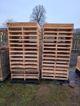 Dřevěné palety na nábytek.