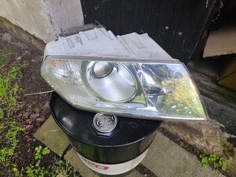 Xenonový světlomet Octavia 2 , pár