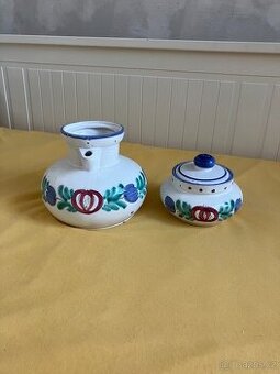 Keramická malovaná dóza s poklicí a džbán