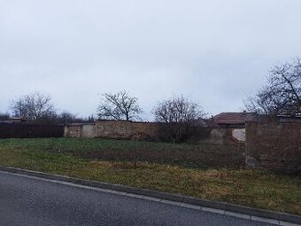 Stavebni pozemek s Tiny House