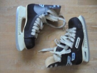 hokejové brusle BAUER vel. 38