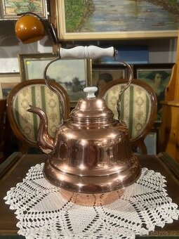 Starožitná velká měděná konvice