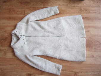 Kabát zn. HM, vel. M/38, kvalitní, 50% vlny, vypraný