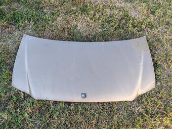 Chrysler Voyager kapota