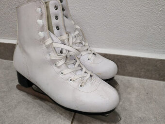 Dámské zimní brusle LaubrSport