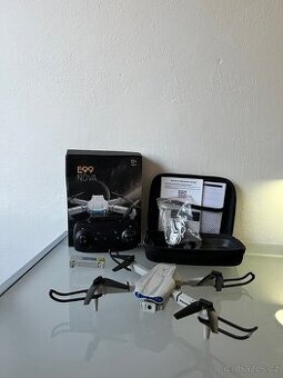 Drone E99 – Skládací kvadrokoptéra s kamerou