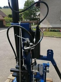 Štípačka za traktor a malo traktor