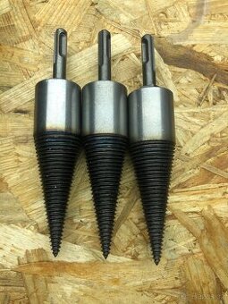 Trn na štípání dřeva SDS štípačka