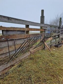 Krmitko pro ovce a kozy