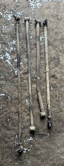 Táhla a panhardky ze Suzuki Jimny