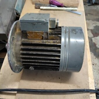Přírubový elektromotor 1,1 kW 1410 ot