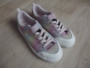 Dívčí tenisky v.34