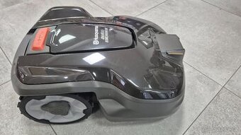 Robotická sekačka Husqvarna 305 Mark II